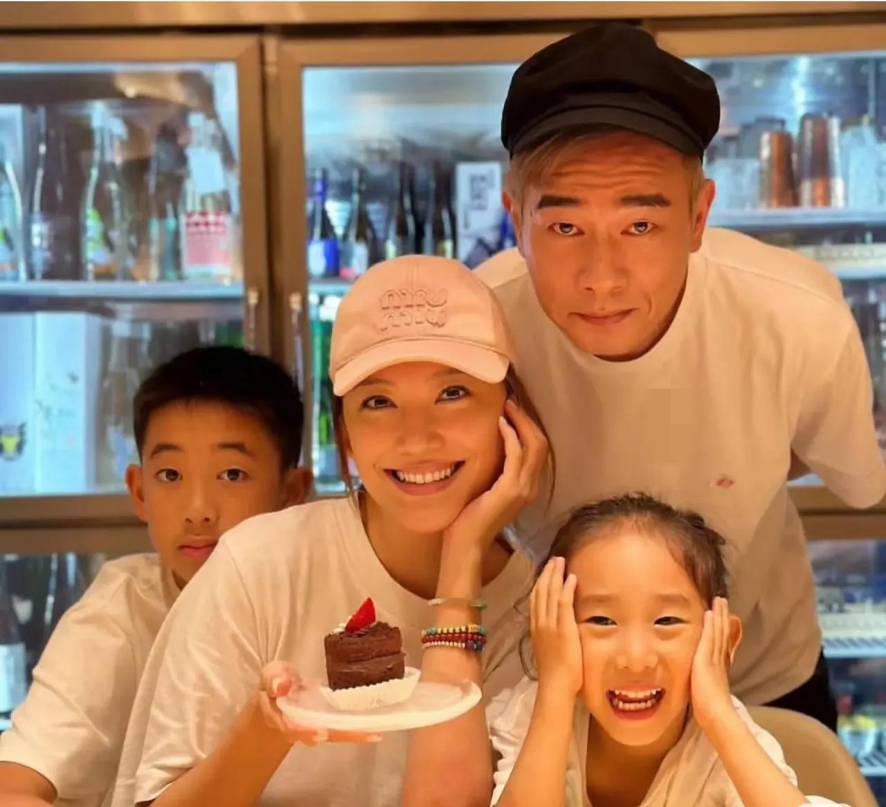 娶妻果真要娶贤不信你看陈小春应采儿非要搬去上海根本不是离不开他，纯为了俩