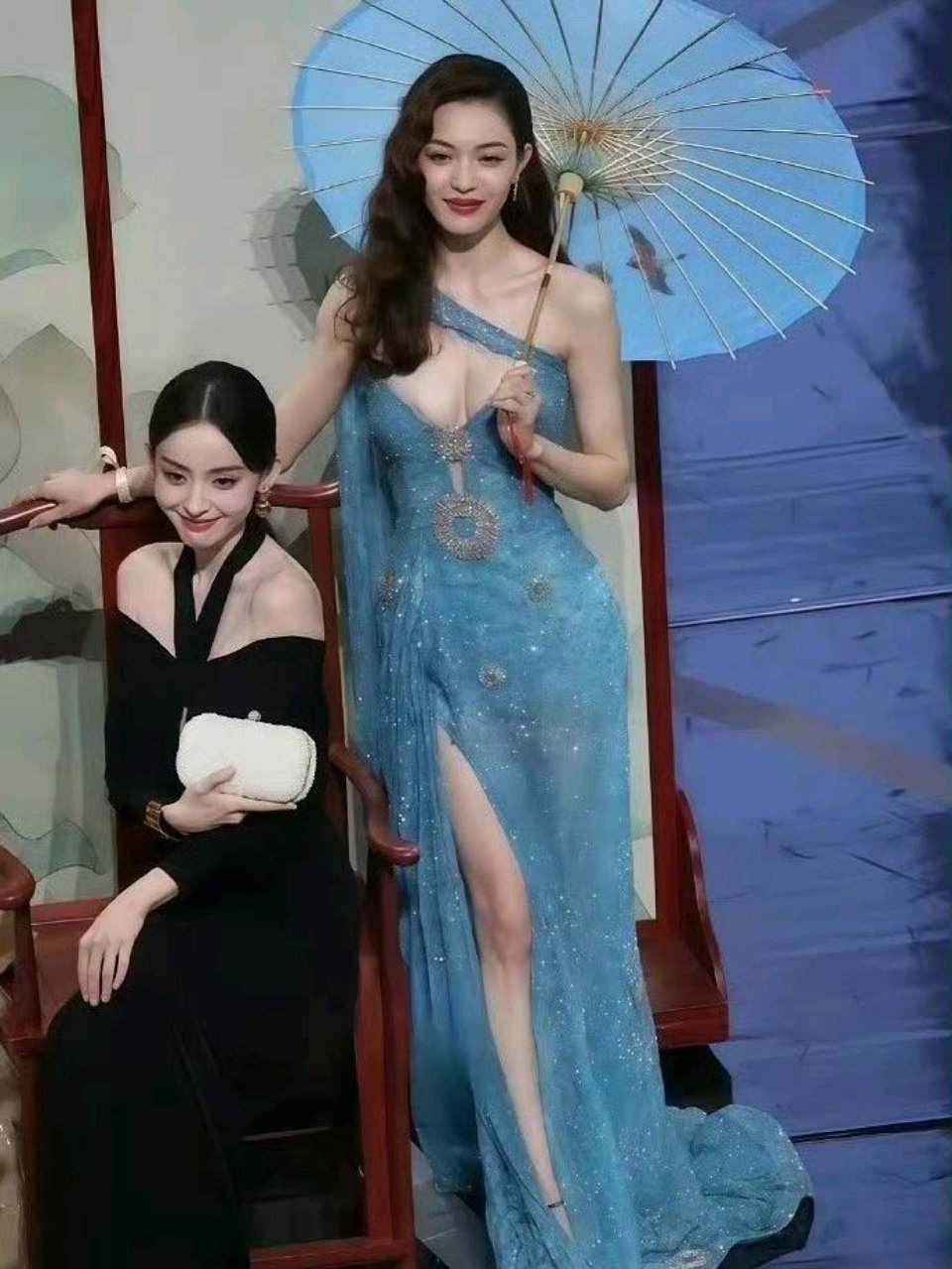 钟楚曦和娜扎同框美得各有千秋，让我对美又有了新的认识