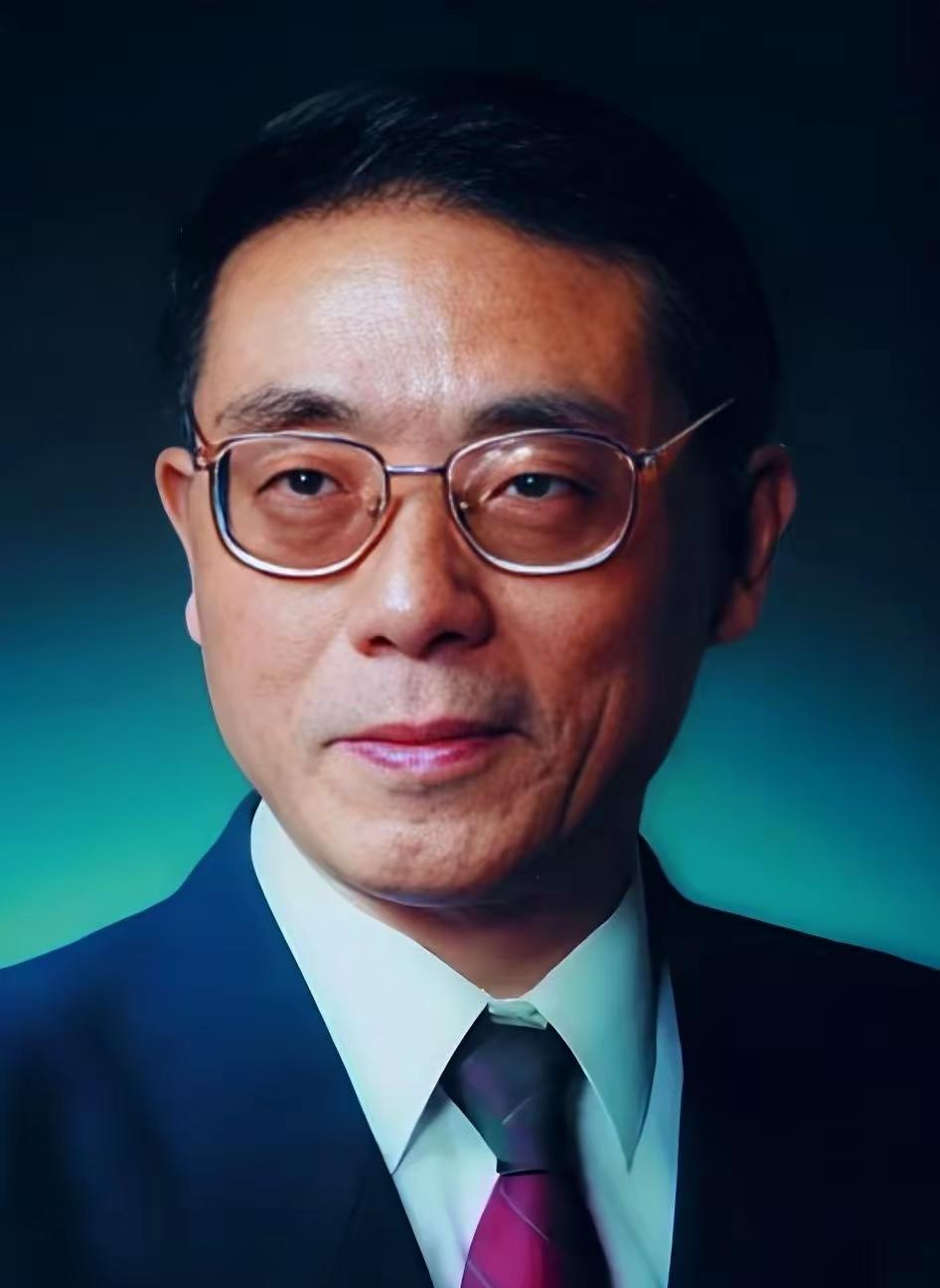 卫星测控技术和卫星应用技术专家，中国工程院院士，北斗一号卫星应用系统总设计师！让