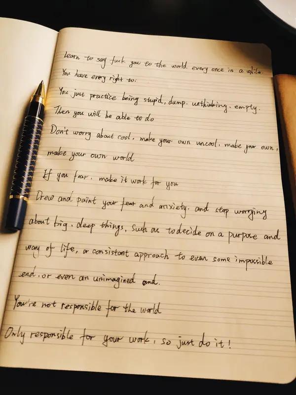 今天读到人民日报那些励志金句，简直太提气了。说中年人要有绝地反击的底气，擅长逆风