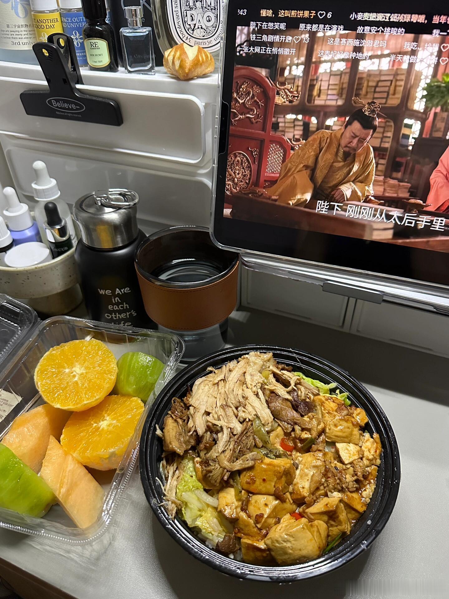 PLOG｜放假自己一个人在宿舍独处假期舍友们都回家咯剩下自己一个人在宿舍独处也