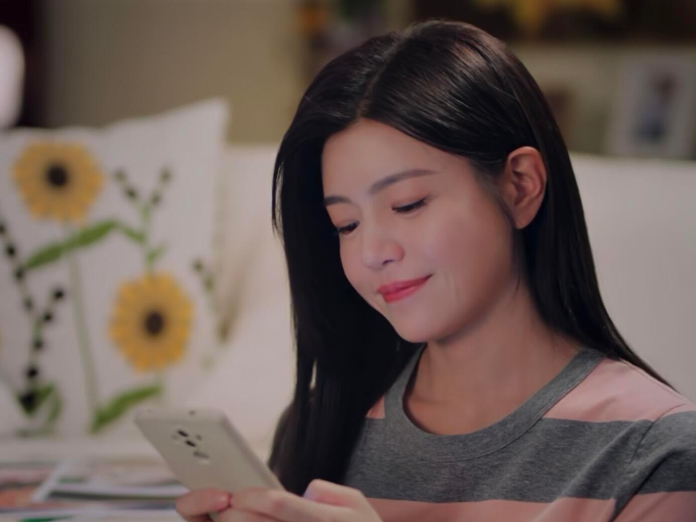 和陈妍希拉手只需要一串拼豆这么权威的女人真的不多见了好想和美女拉手