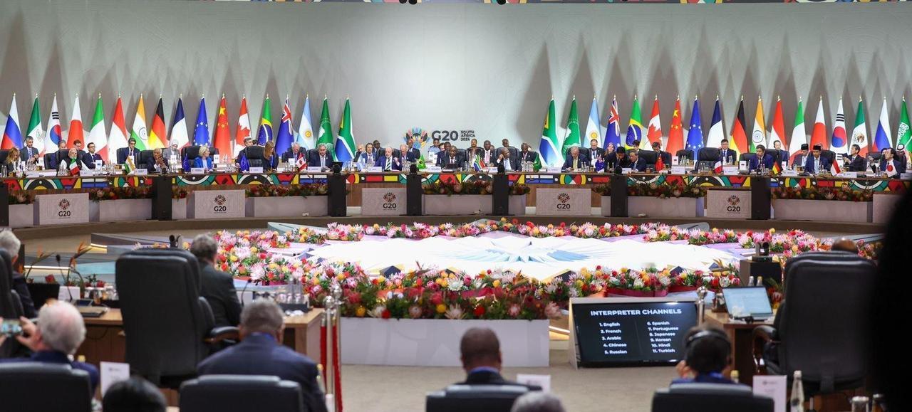 11月22日，在南非的二十国集团峰会已经正式开始召开了，虽然还没有进行合影，但从