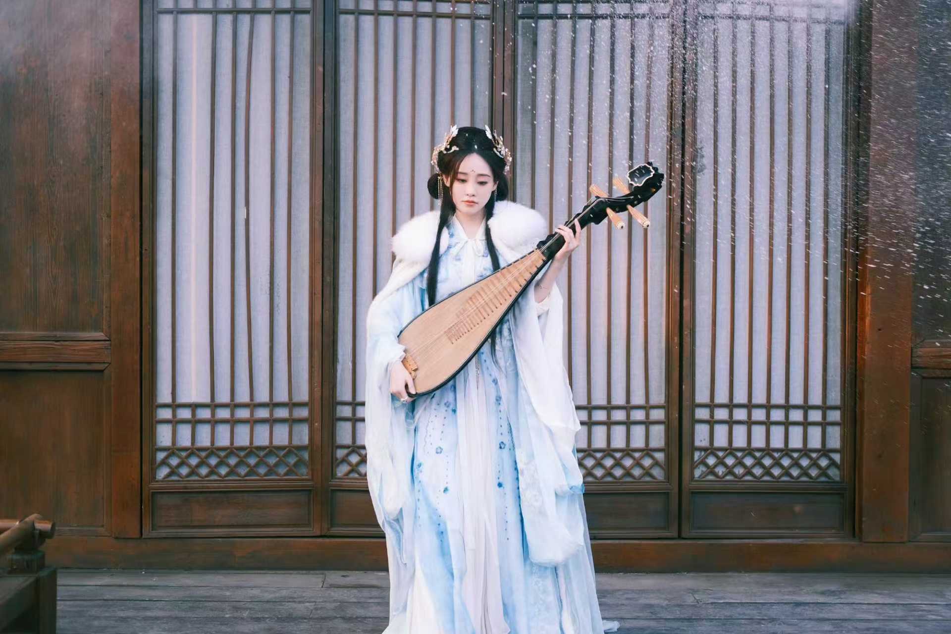 祝绪丹蓝色古装写真祝绪丹清冷古装大片📸，这一次的蓝色古装的写真真的是太漂亮