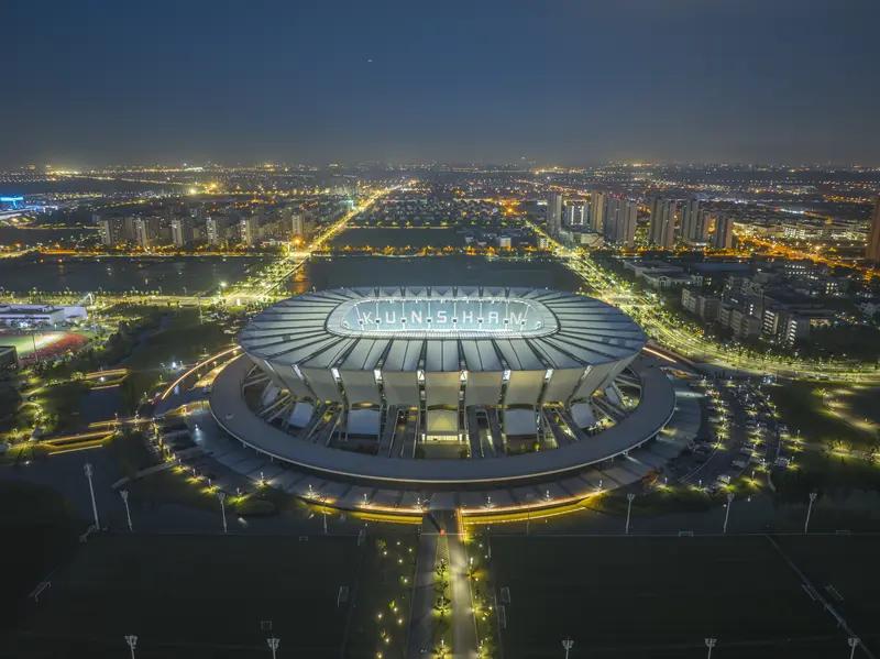 苏超指的是江苏省城市足球联赛，要说这里面最具观赏性的球队，我觉得南通队值得一提。