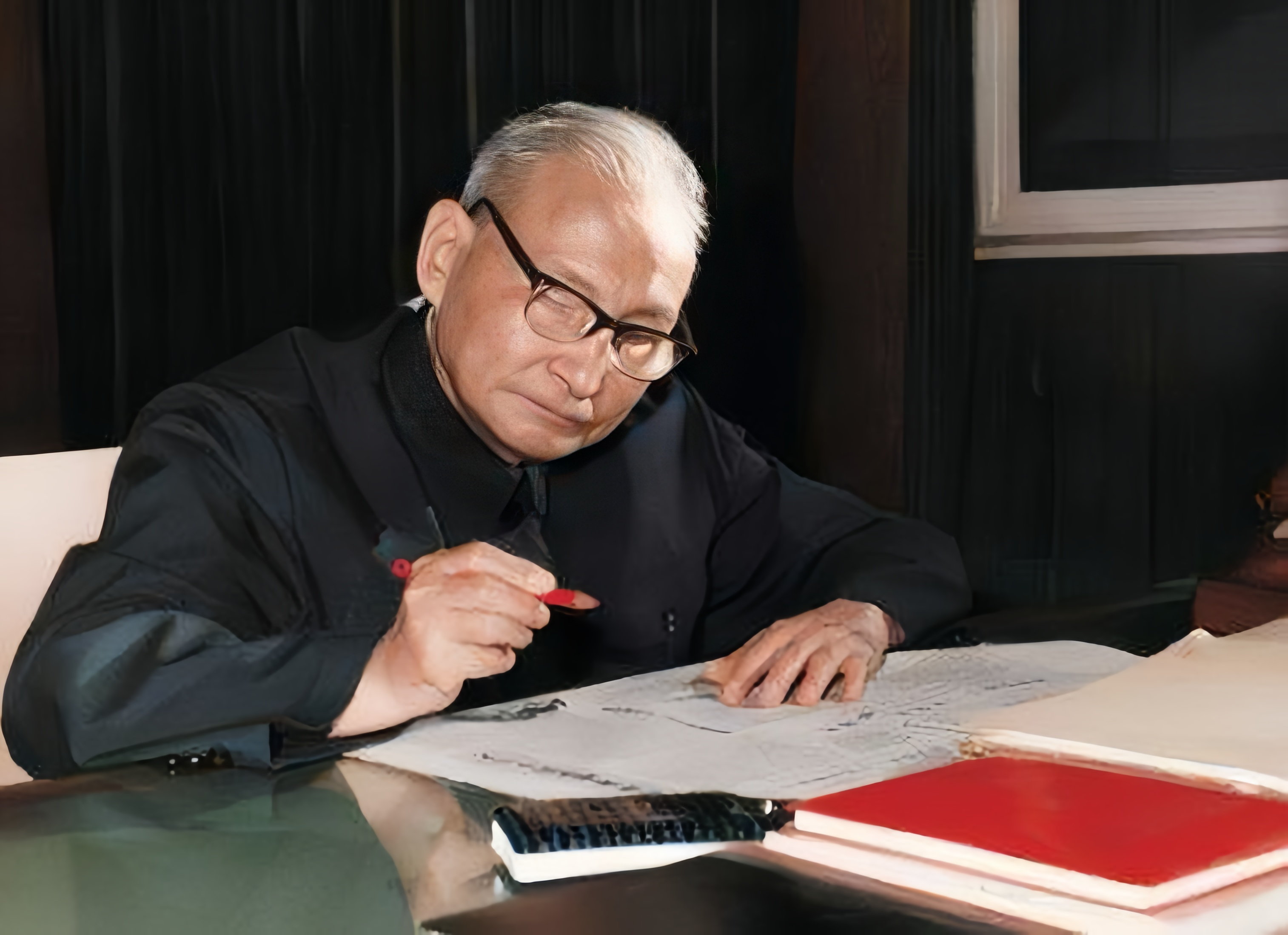 80年代初人口压力剧增，陈云非常关注这个问题，他认为应该严格落实一对夫妇只生一个