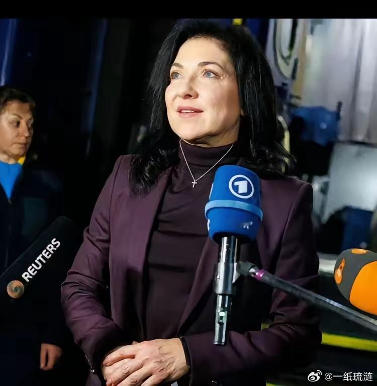 炸掉核电站后，德国经济部长凯瑟琳娜·赖歇在谈论德国电力问题时说，“如果没有风能和