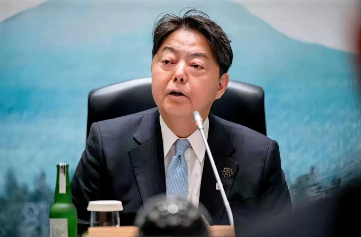 共同社消息，当地时间10日，日本内阁官房长官林方正宣布，基于日俄外交关系恶化，及