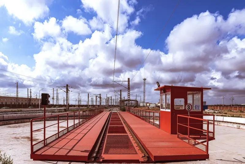 国企年终奖是不是特别高？这可不好说。国企年终奖差异大到能让人怀疑人生。效益好的