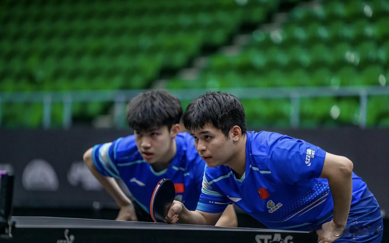 2026WTT新加坡大满贯，2月24日国乒比赛成绩如下：女双蒯曼/陈熠3-0波