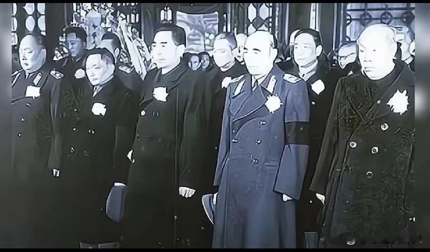 1961年，陈赓大将的追悼会现场。作为十大将中规格最高的追悼会，九大元帅悉数到