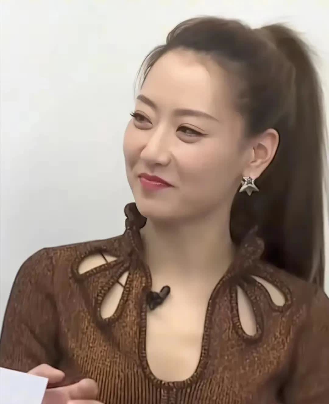 不管白冰还是黑冰，长这么漂亮一看就是好冰真不知道，他老公还为啥和