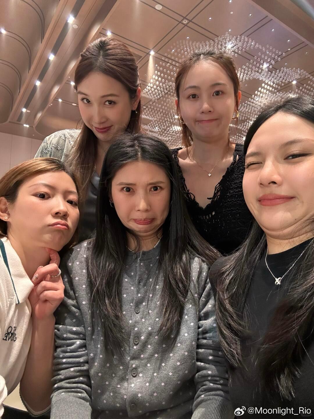 钱天一、王昶参加羽毛球队前国手周昊东的婚礼“沾沾喜气🍬百年好合岁岁欢喜💗”