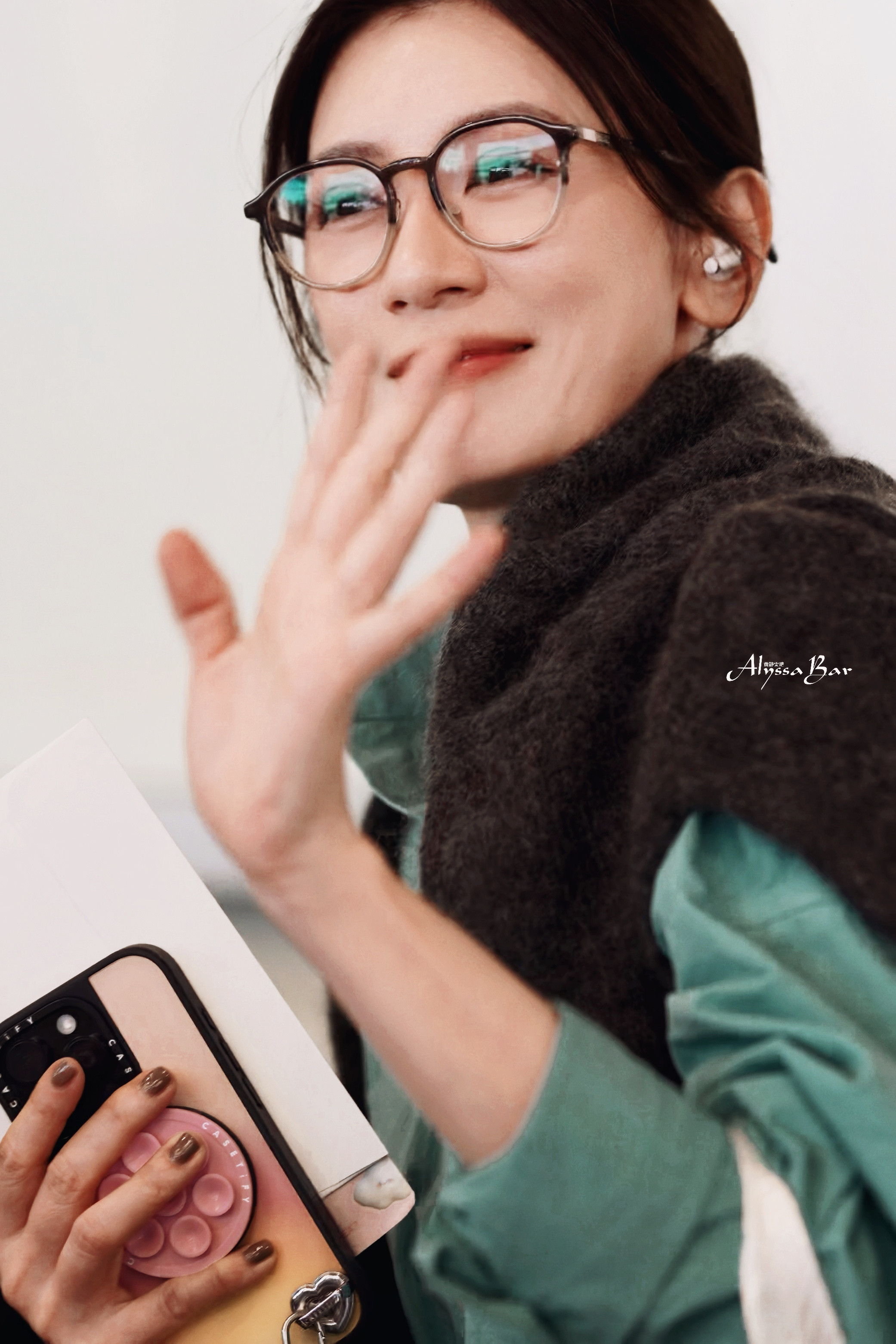 贾静雯在复制粘贴的时代，你是手写的诗