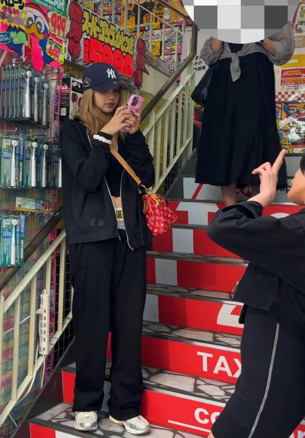 Lisa和米妮同游东京​​​