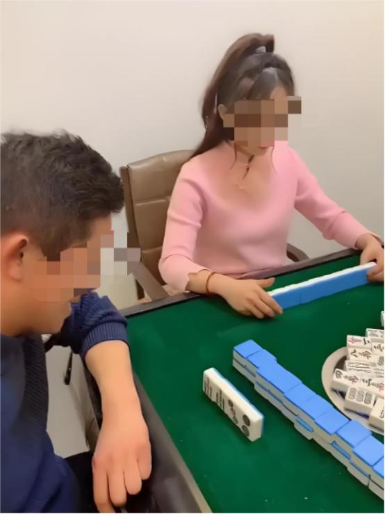 广西一女子去男牌友家打麻将，后半夜时，另外2名牌友散场，女子则留宿男牌友家，两人