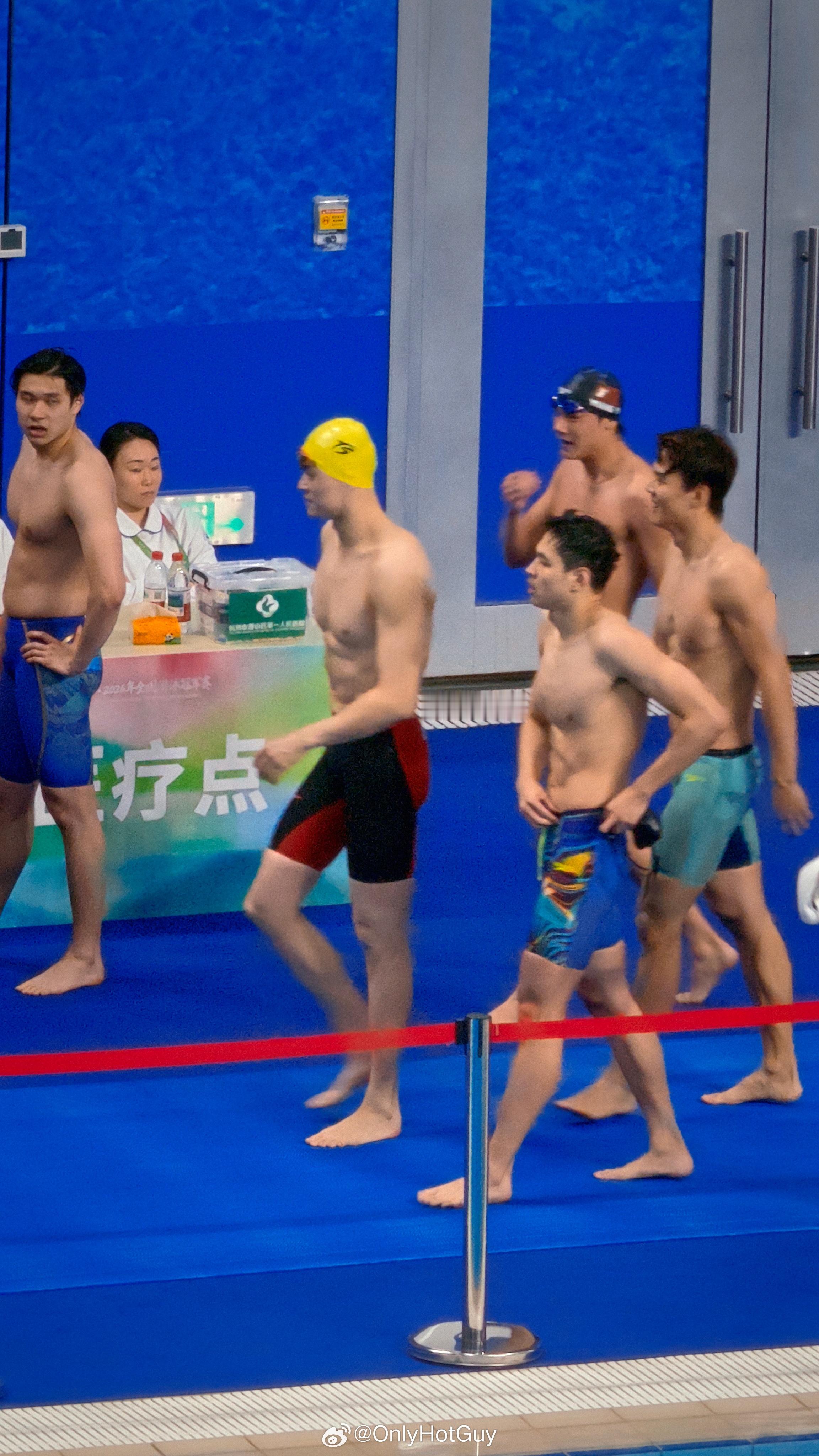 看游泳比赛真是赏心悦目杭州·杭州奥体AT中心游泳馆