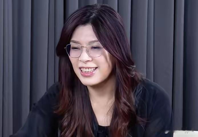 郑丽文运筹帷幄，又搞定一区。陈以信宣布退出台南初选，全力支持谢龙介。反观绿营陈亭