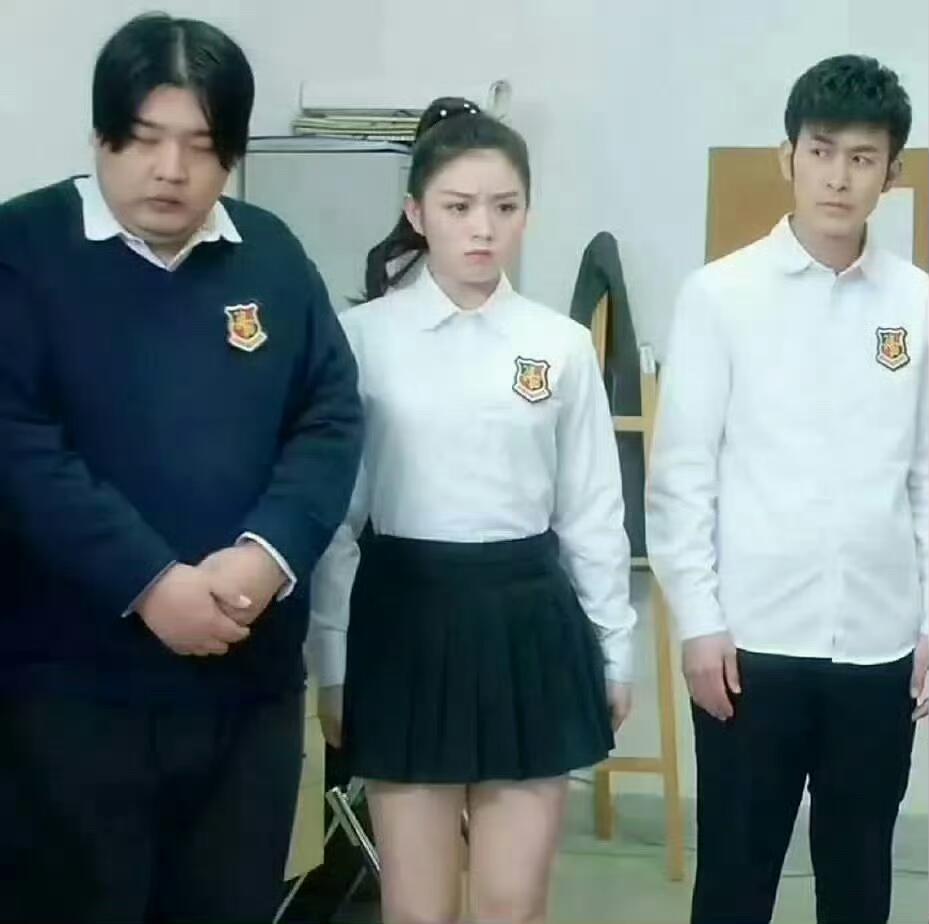 这是早期田曦薇？差点没认出来，那时候还带着婴儿肥，看着好可爱。