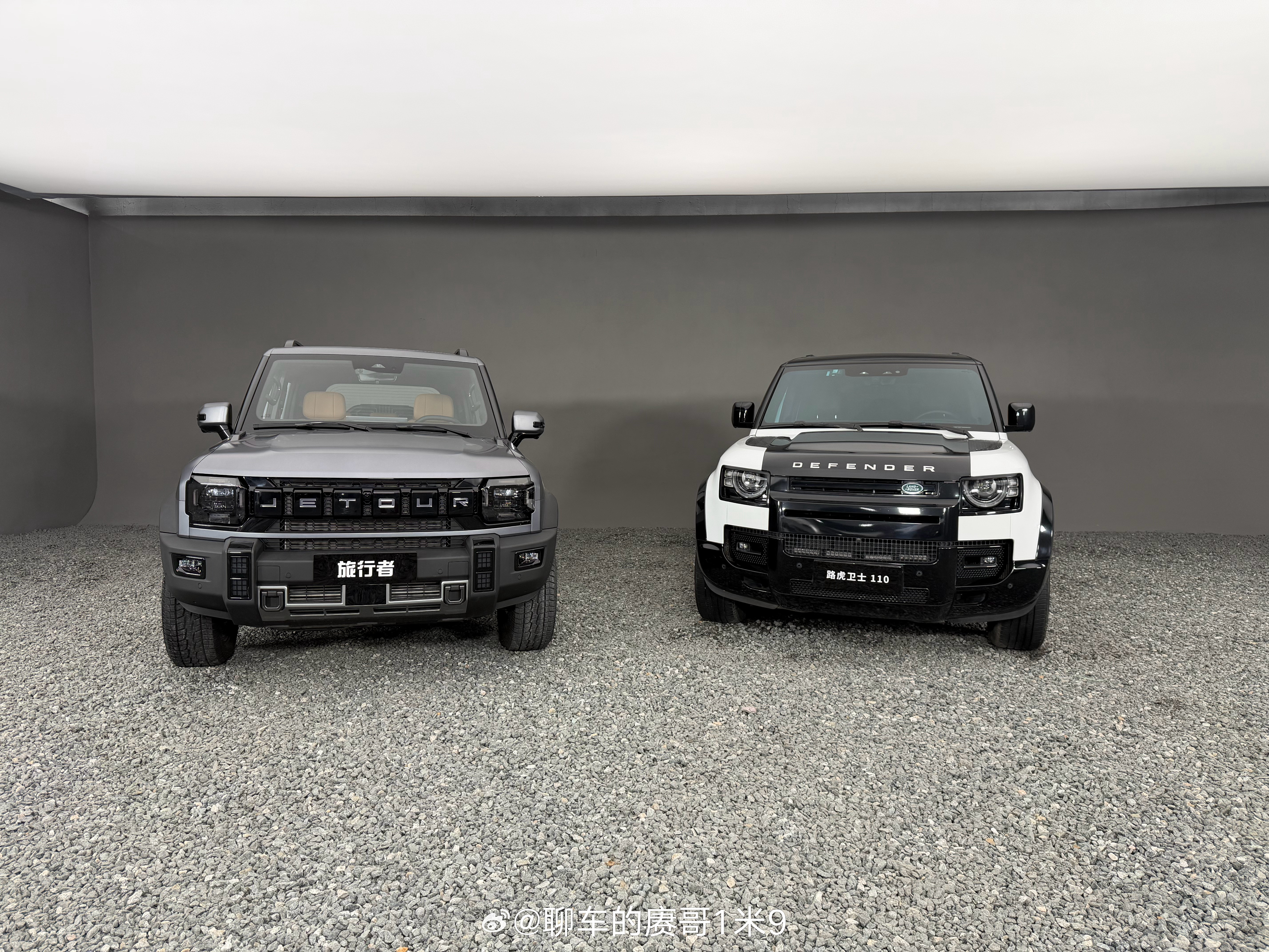 今天去看了台小卫士年度改款系列小调整边上真大哥的车应该是租的中网里还有爆闪呢真狂