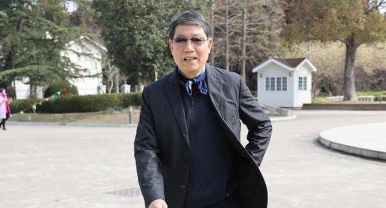 徐根宝这句话让海港球迷太难过了！就在最近全运会，已经超过80岁的徐根宝还在赛场指