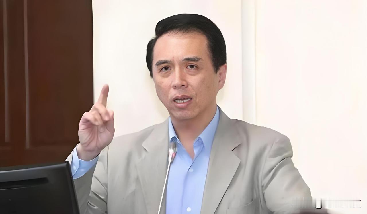 台中副市长郑照新代卢秀燕宣布参选2028，前立委陈学圣送赞:卢妈像蔡某人生日同天