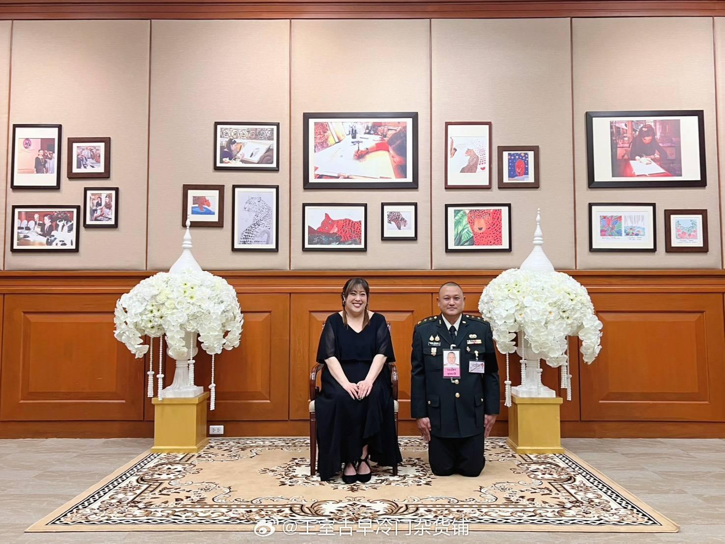 王室王室泰国王室诗丽帕2026年4月23日，诗丽帕参加君官们的升衔仪式，亲手为