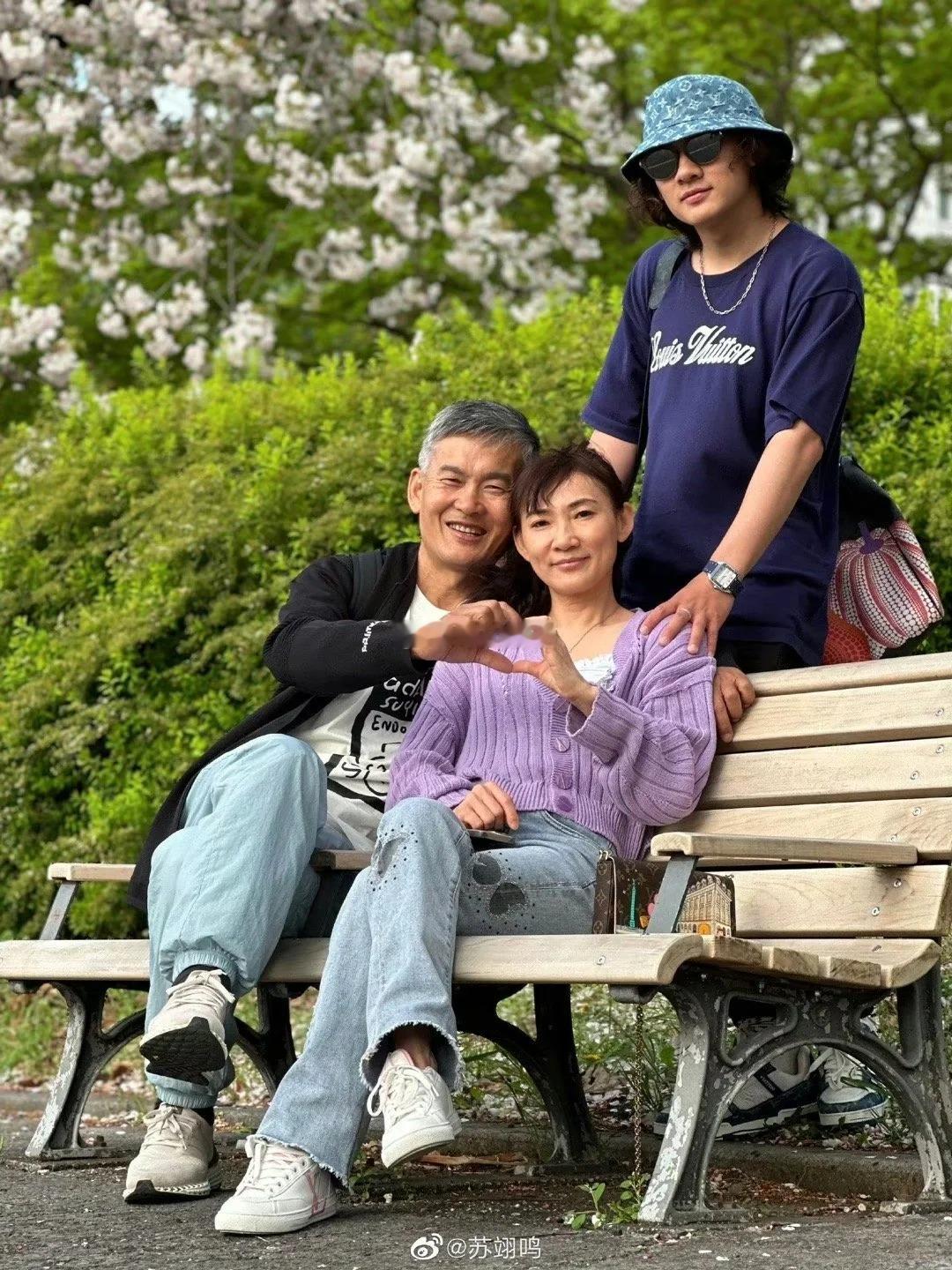 苏翊鸣什么样的家庭才能养出苏翊鸣这样的孩子？我好奇查了一下他的父母，才发现他的家