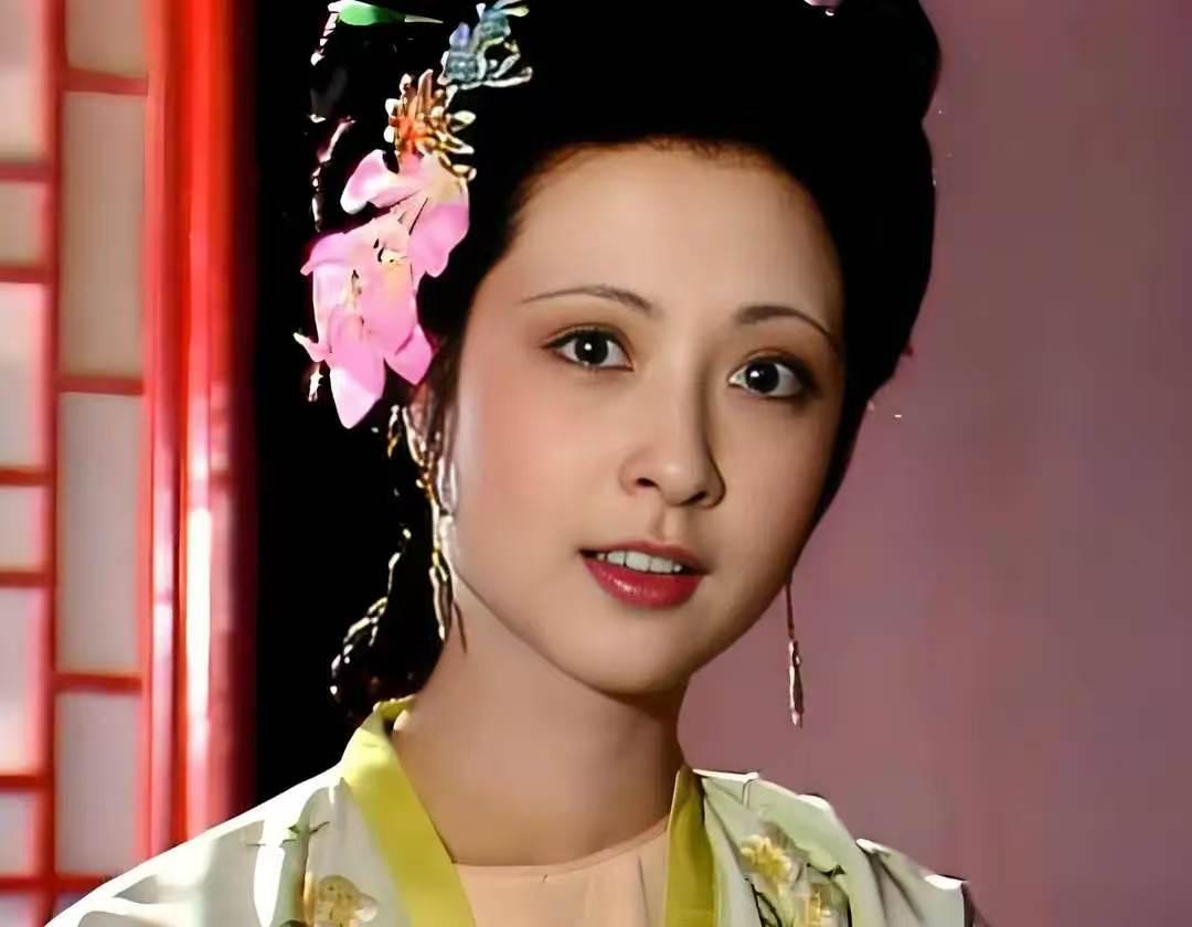 贾琏见谁都想撩，为何独对宝钗黛玉视而不见？背后究竟藏着什么秘密其实不是他不想