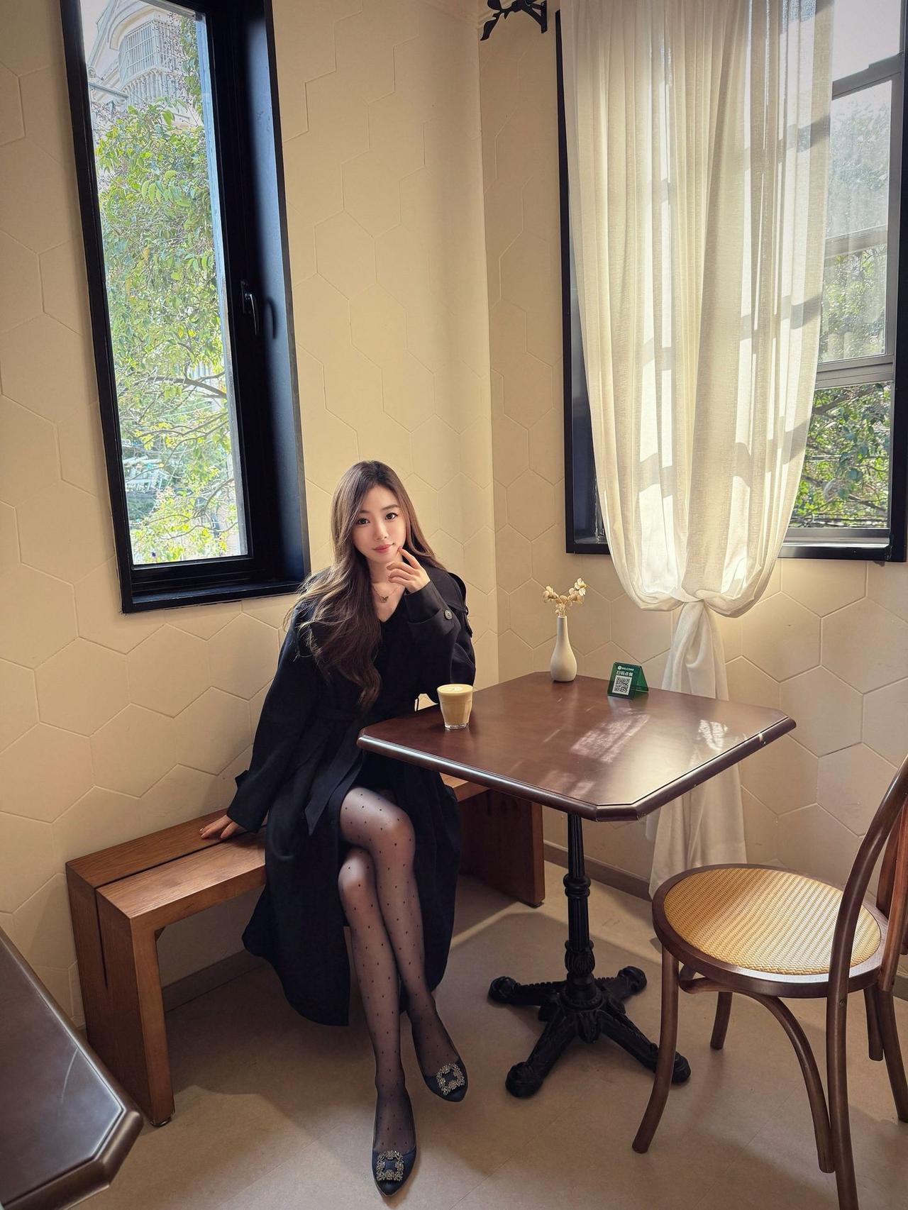 祝你不再执着于被爱和被坚定选择祝你铮铮祝你昂扬。