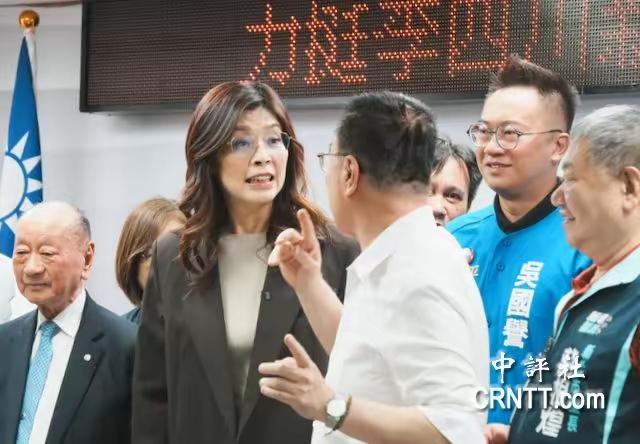 国民党新北市长参选人李四川一心只想当官，极力躲避国民党主席郑丽文，反而弄巧成拙让