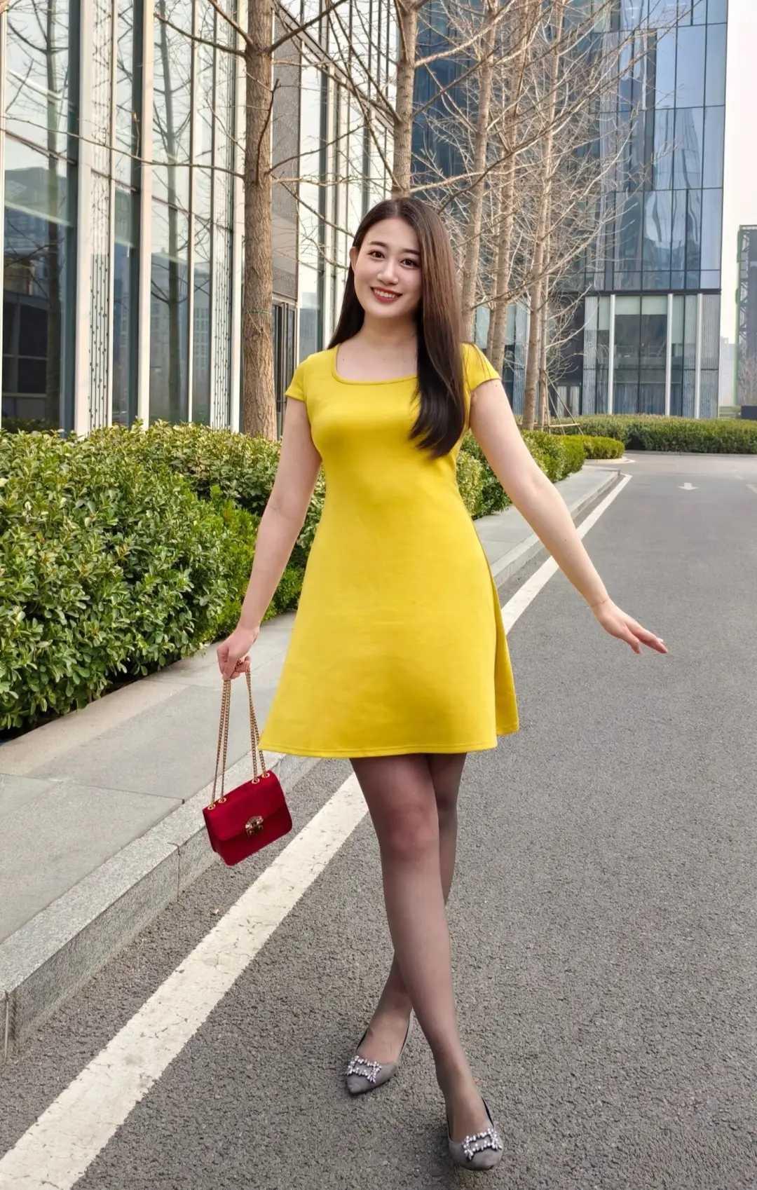 晨光破晓，万物苏醒，希望在心间悄然绽放。