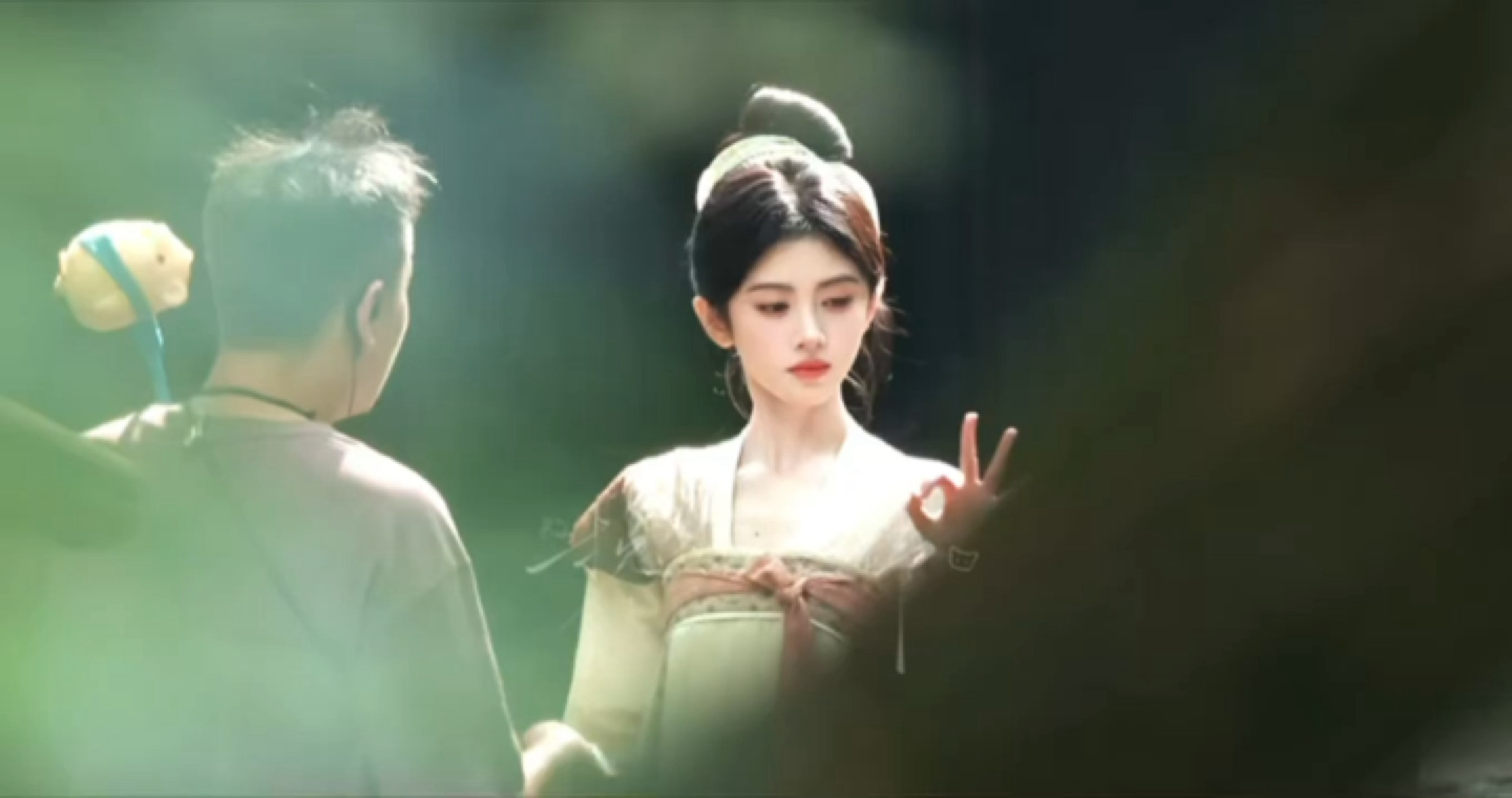 鞠婧祎x万花世界丨苏绿夏、素净一张脸🤍
