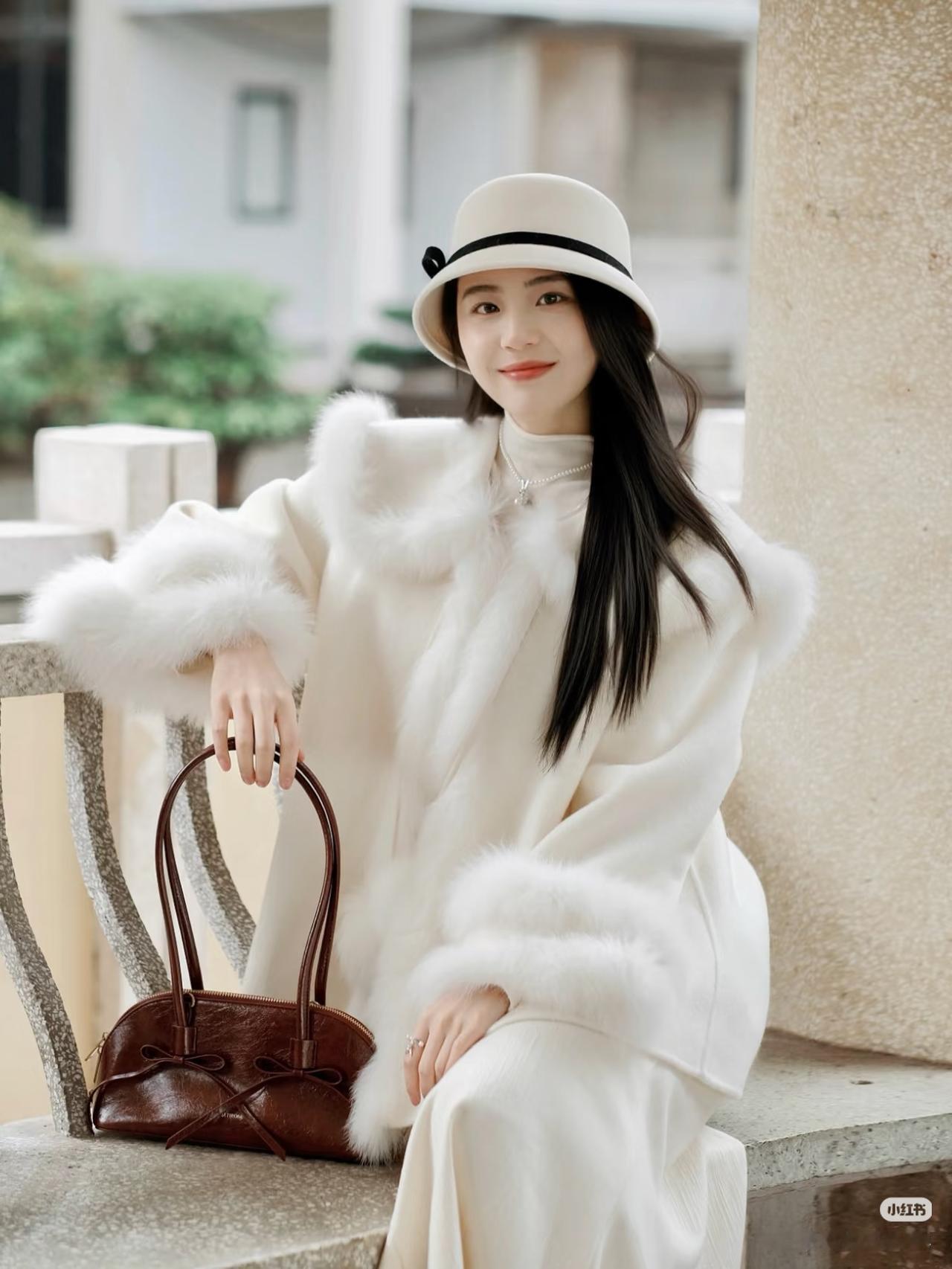 今天是12.24日，圣女拉尼娜降生日我得穿厚实一点[害羞]