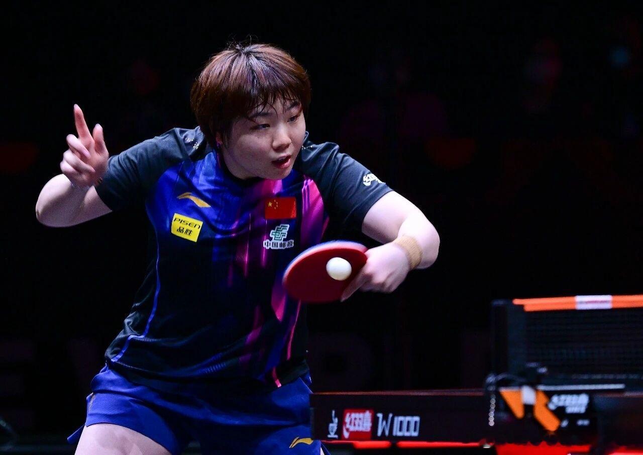 请大家一定不要网暴蒯曼！都是优秀的国乒运动员，国家队队友！蒯曼也不希望莎莎受伤的