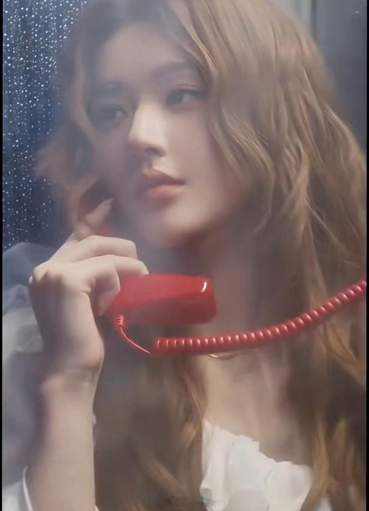 虞书欣比赵露思穿的更早吧？？🥩这波造型撞的有点故意了吧。。。