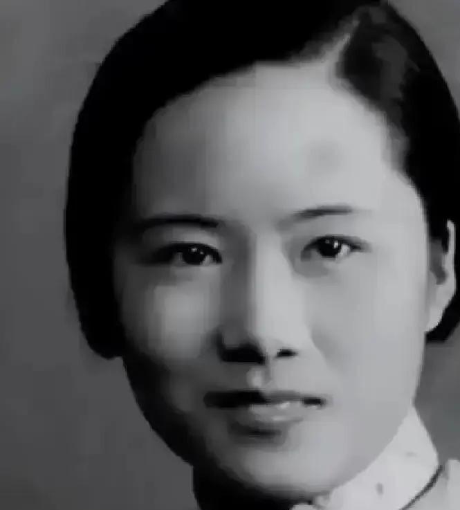 她帮美国造出原子弹，37年后回国，见到周总理第一句话是："我找不到父母的坟了。"