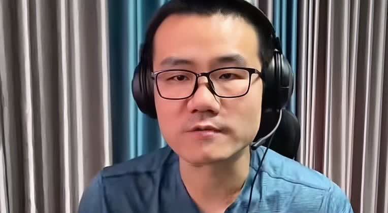 专业的就是不一样，听徐静雨分析范弗利特受伤，是最有道理的！1.范弗利特是