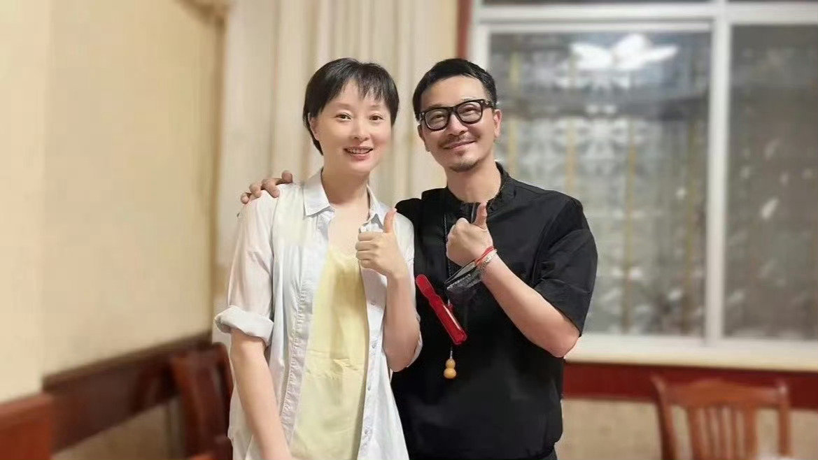 吴越发际线严重后移！剪刘海都遮不住，身材更骨感，大变样不敢认​​​