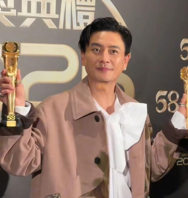 黄宗泽获得视帝后，在台上发言：“感谢我的妈妈，一直花我的钱，要不是她一直花我的钱