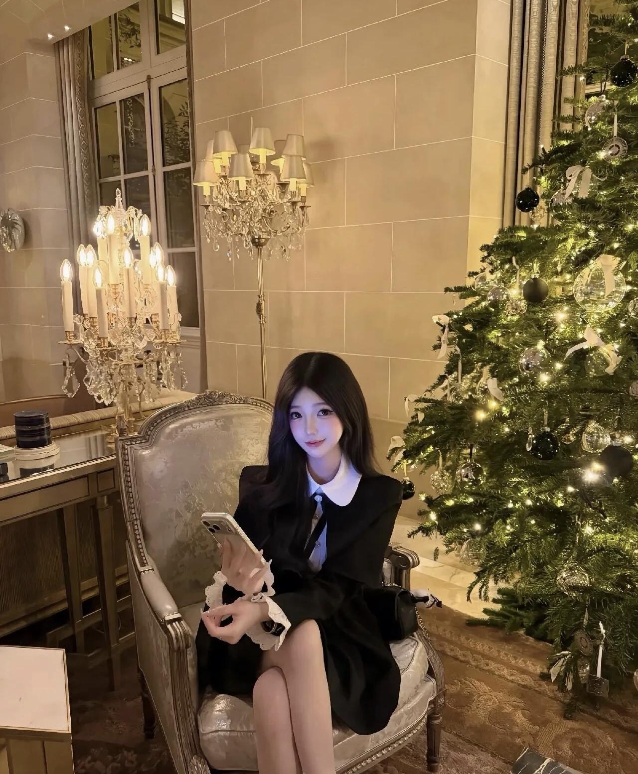 圣诞季的浪漫，藏在暖光与水晶灯的温柔里✨