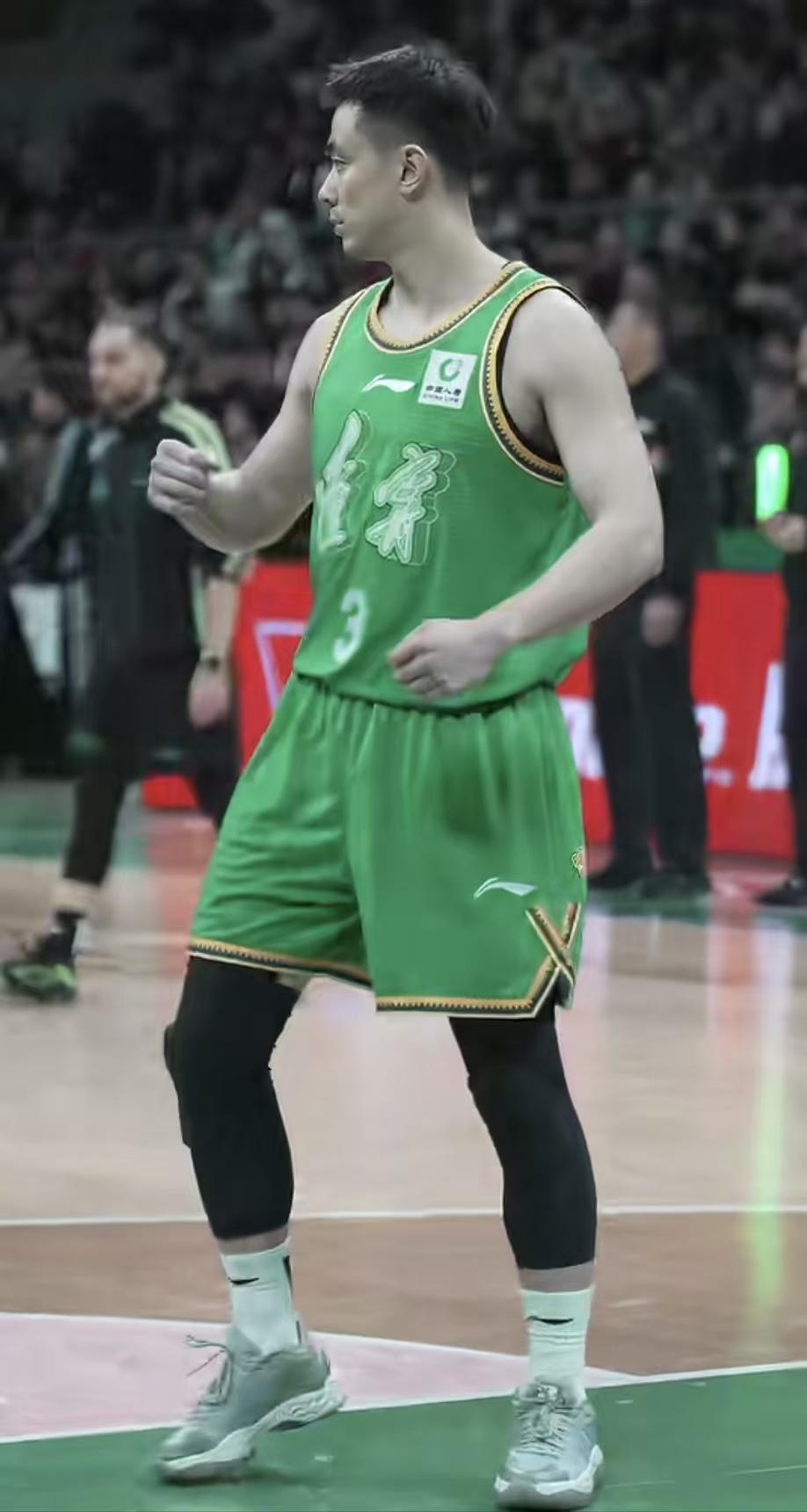 辽宁男篮俱乐部就是硬生生要把赵继伟逼走，这是太让他心寒了！要是赵继伟真离开，俱乐