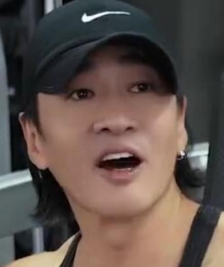 近日，何润东因14年前在《楚汉传奇》中饰演的项羽一角翻红，其敬业往事也引发关注。