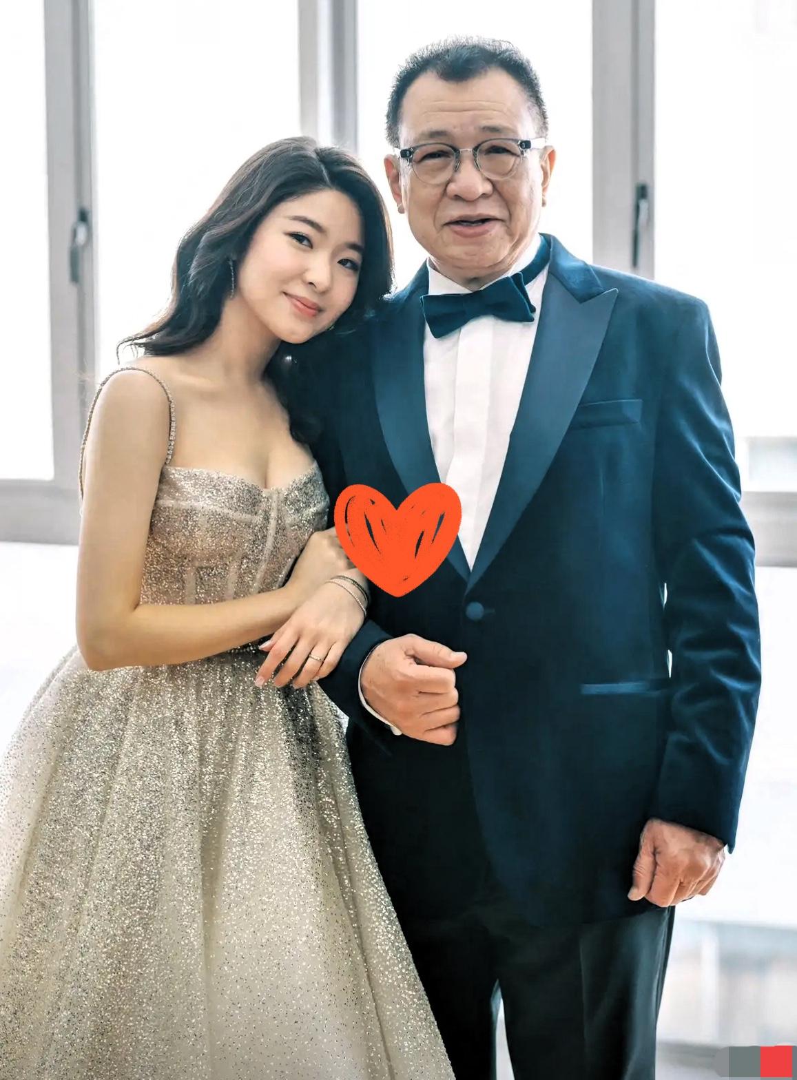 我有种预感,许绍雄的女儿许惠菁可能这辈子都不会再想着开店了,不是因为父亲已经花了