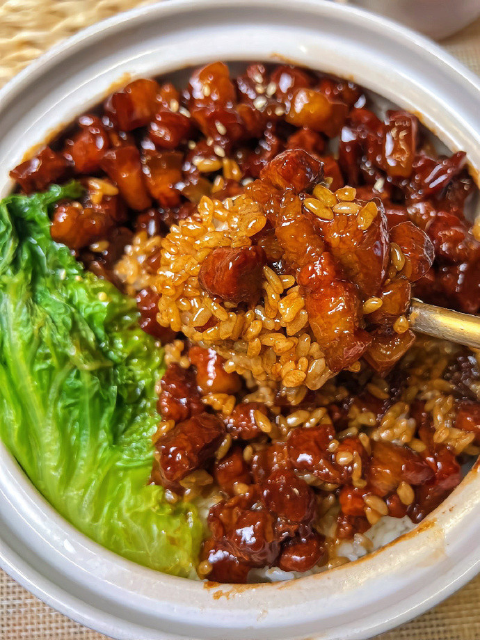 太牛了！我天天吃这个红烧肉丁拌饭都行！