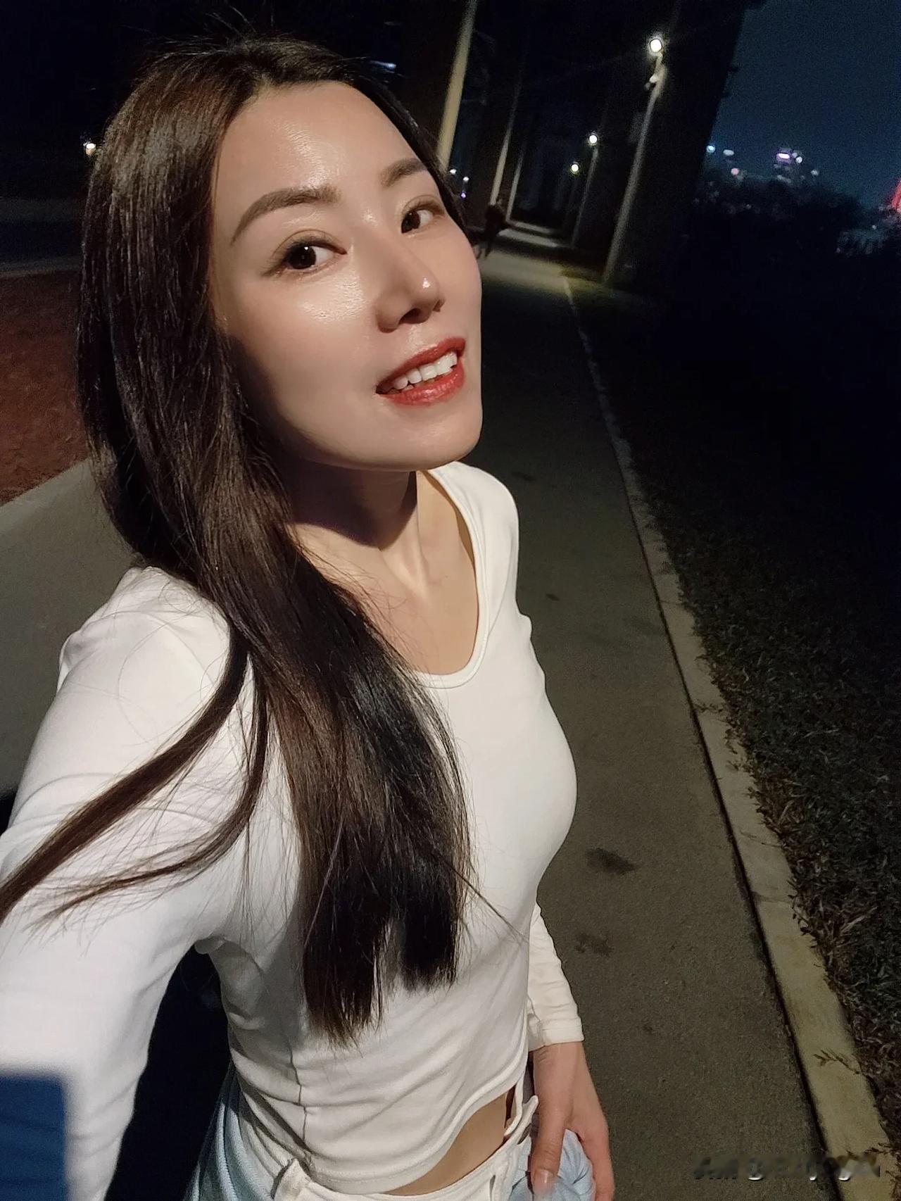 做一个潇洒的中年少女吧，简单快乐！