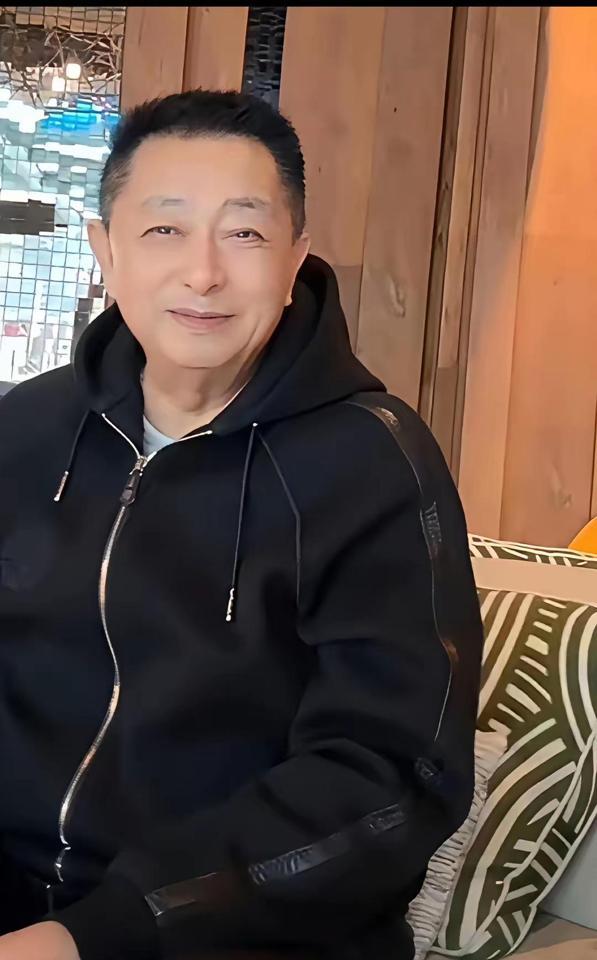 你敢信？那场闹爆全网的9万电费200万床垫风波，根源在S妈20年前的一个选择！