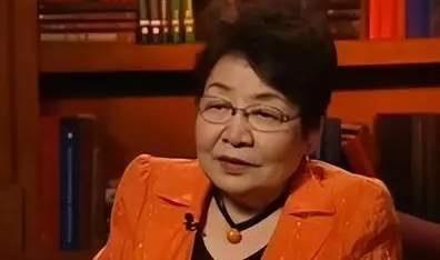 日本时评专家远藤誉曾总结说："我发现一个问题，在G7国家中，只有日本对中国采取'