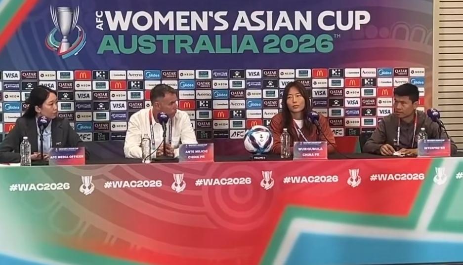 朝鲜女足主帅李成镐公开放话要赢球、要赢下中国队，3连胜拿小组第一，信心十足；中国