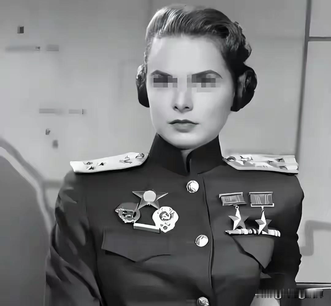 记得那年大兴安岭的雪下得没停过，我进山打猎时，在林子深处发现了个冻得硬邦邦的人影